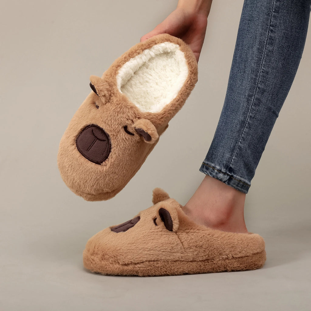 A Pair of Brown Plush Capybara Animal-Patterned Furry Home Slippers with Soft Soles, Comfortable and Warm, Non-Slip Indoor Slippers Suitable for Men and Women, Lightweight, Silent, and Comfortable Shoes, the Perfect Holiday Gift Choice