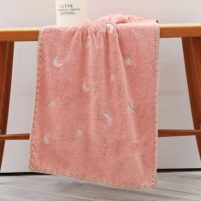Star Moon Embroidered Luxury Bath Towels (2-Pack)