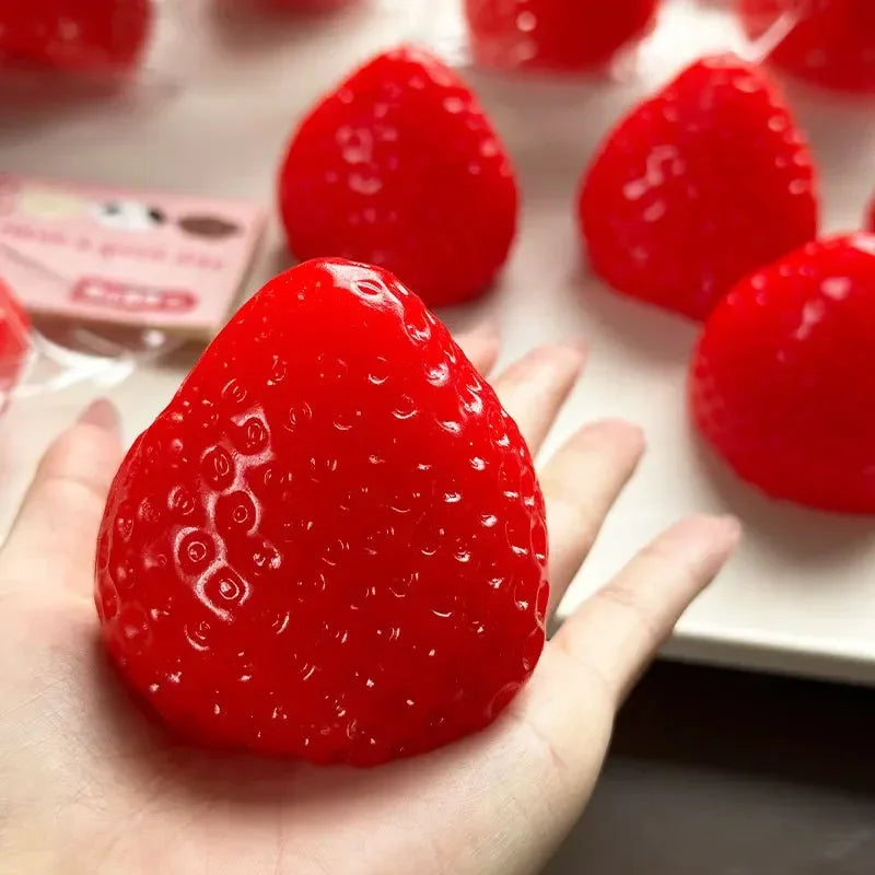 Big strawberry pinch music slow rebound pinch at will small toy decompression and decompression artifact mini pinch