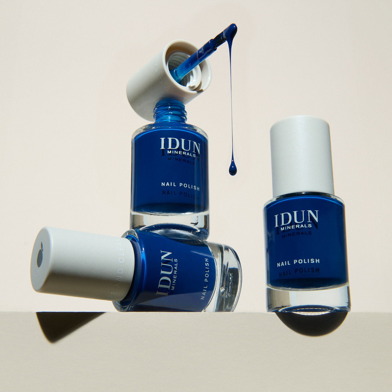 NAIL POLISH