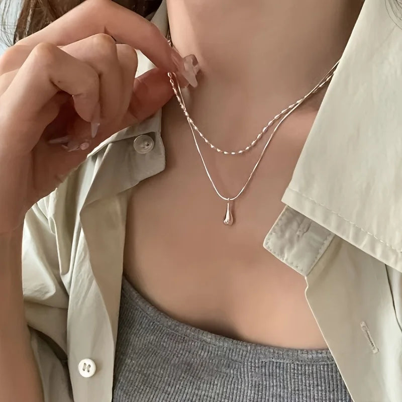 Exquisite Double-Layer Teardrop Pendant Necklace for Women, Stackable Beaded Snake Chain, Minimalist Aesthetic Jewelry, Fashionable and Elegant Style, Perfect Accessory for Daily Wear and Office Looks