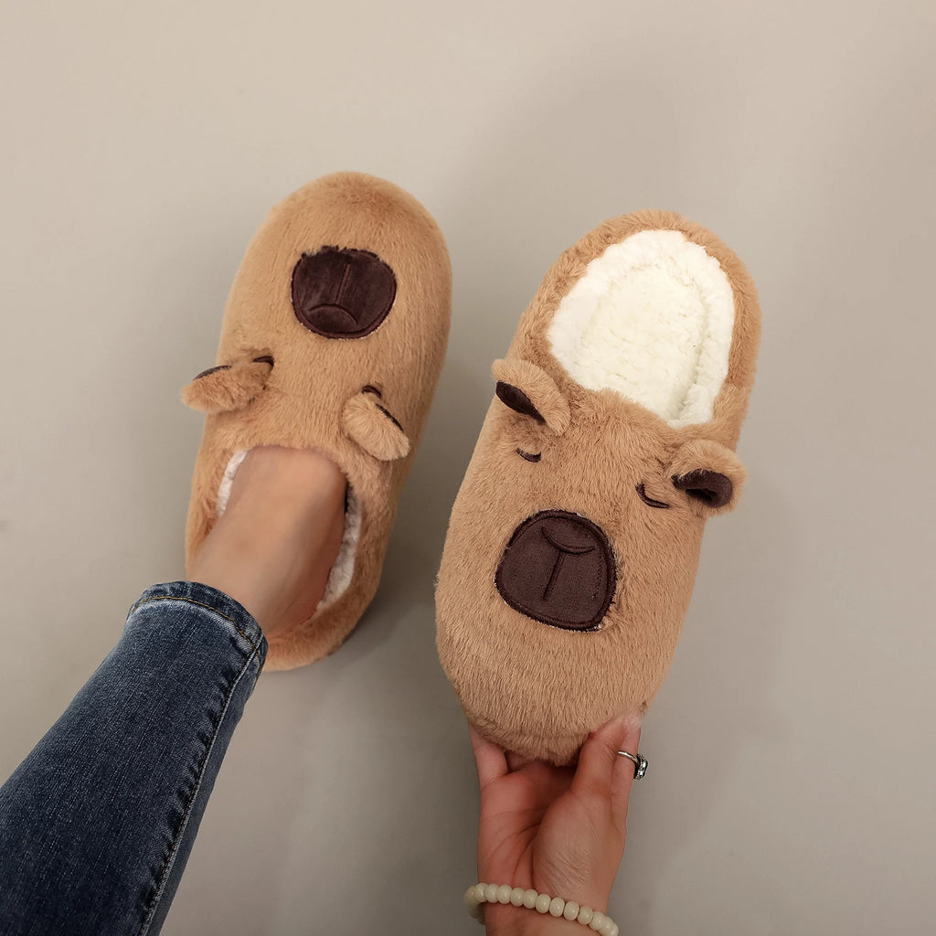 A Pair of Brown Plush Capybara Animal-Patterned Furry Home Slippers with Soft Soles, Comfortable and Warm, Non-Slip Indoor Slippers Suitable for Men and Women, Lightweight, Silent, and Comfortable Shoes, the Perfect Holiday Gift Choice